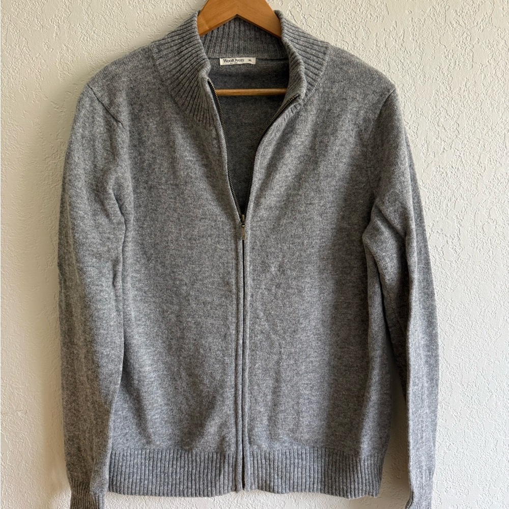 Women's Gray Zip-Up Cardigan